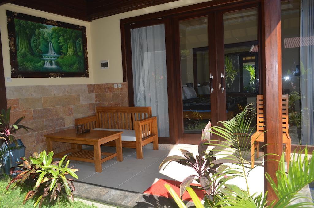 Villa Sahabat Τζίλι Τραγουανγκάν Δωμάτιο φωτογραφία
