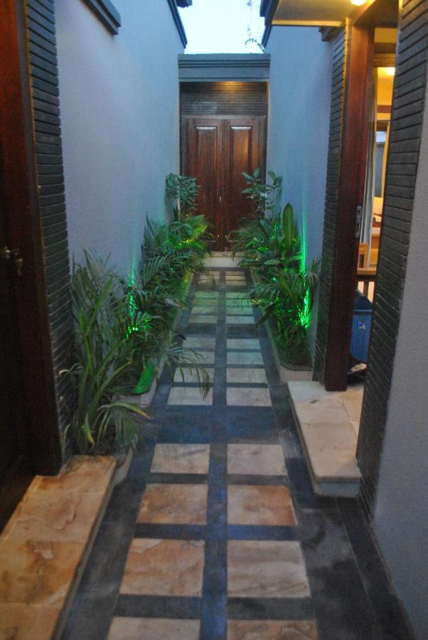Villa Sahabat Τζίλι Τραγουανγκάν Εξωτερικό φωτογραφία